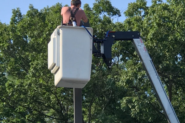 Servicing-Parking-Lot-Lights